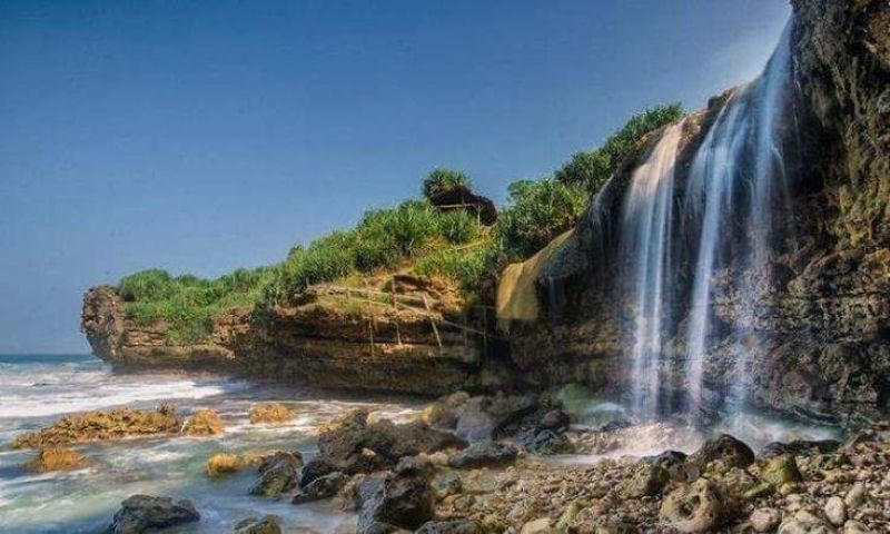 Keindahan Pantai Jogan di Gunungkidul.