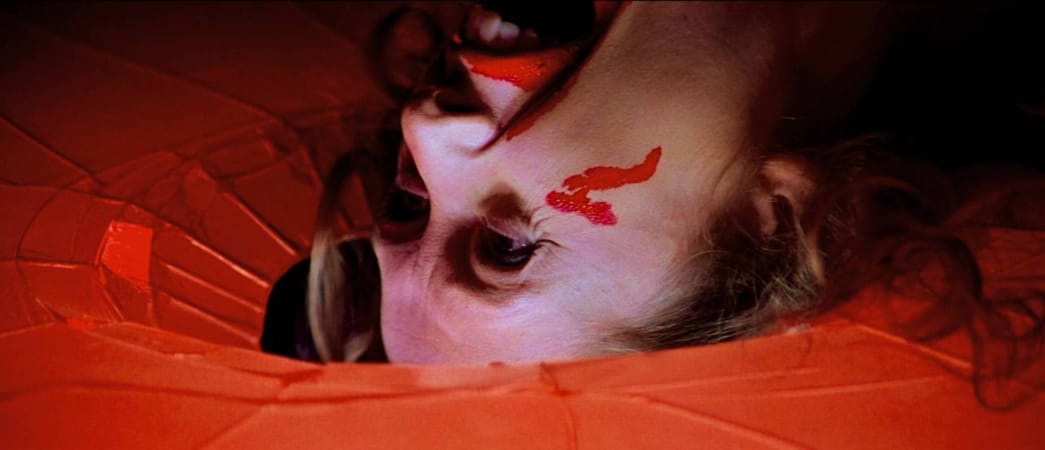 Salah satu potongan adegan di Suspiria (1977).