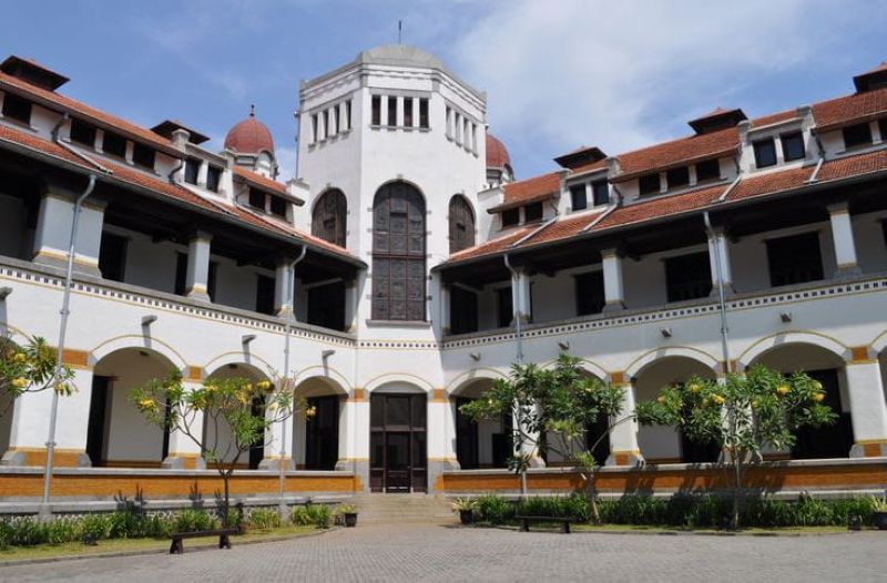 Lawang Sewu, satu dari 5 tempat horor di Indonesia.