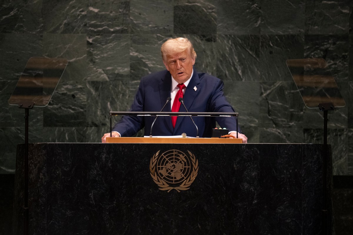 Potret Presiden AS Donald Trump saat menyampaikan pidato di Sidang Umum PBB ke-80 di New York. (White House/Public Domain)