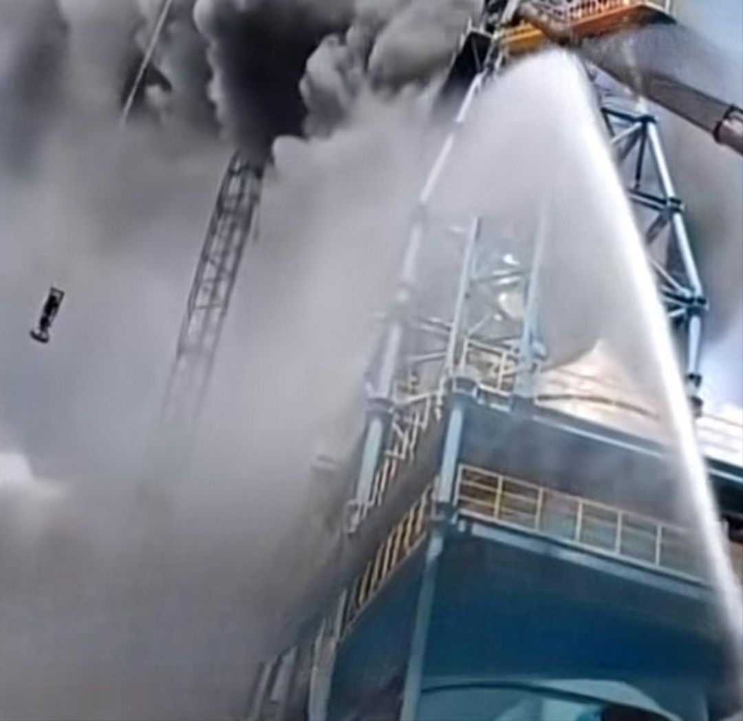 Ilustrasi menara scrubber di pabrik nikel IMIP yang terbakar  (foto: tiktok, MOJI)