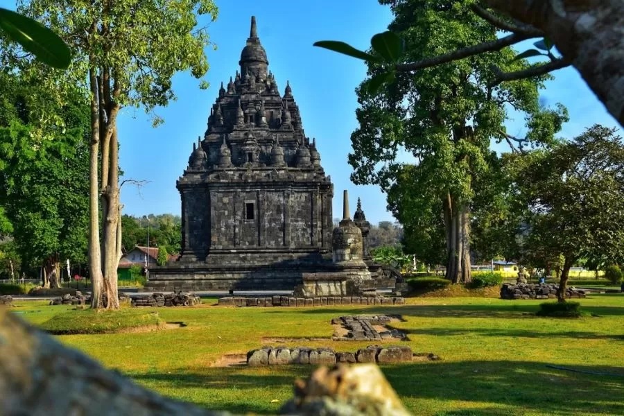 Kemegahan Candi Sojiwan (Sumber: Jawa Pos)