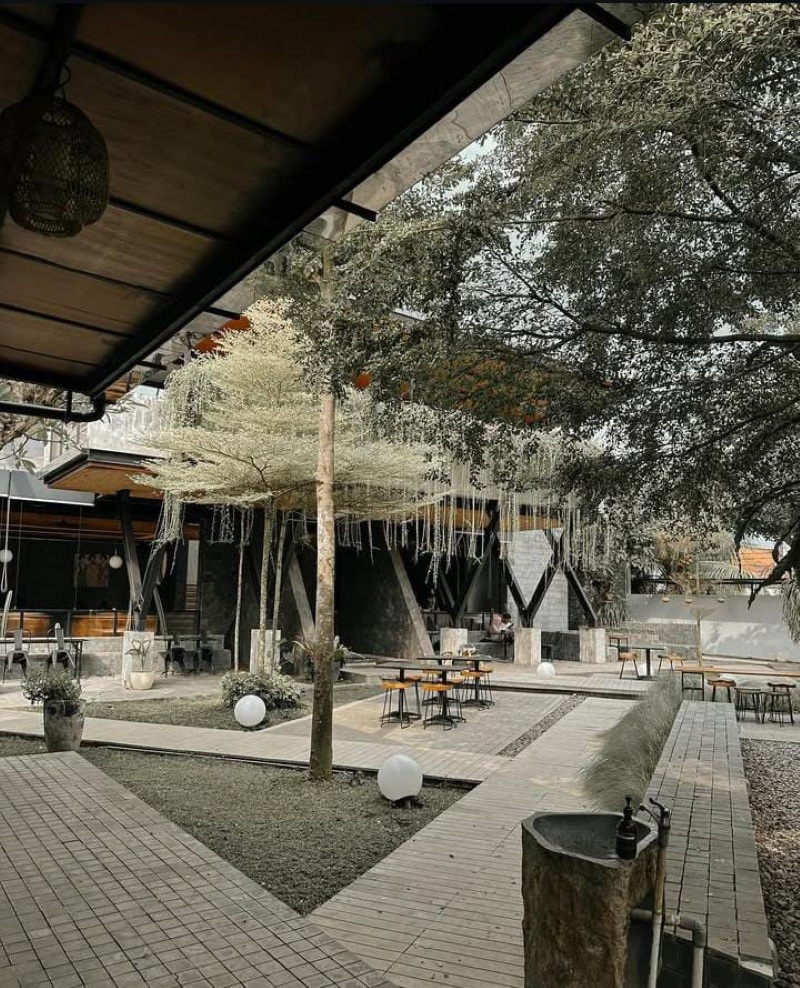 Coffee Shop Klaten (Sumber: Instagram @jeny_js)
