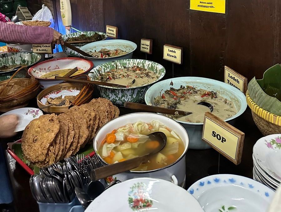 Ilustrasi menu di Kopi Klotok Jogja