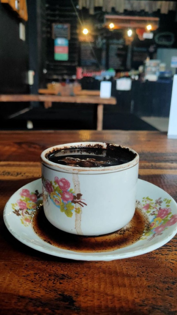 Kopi Klotok Tradisional (Sumber: Pinterest)