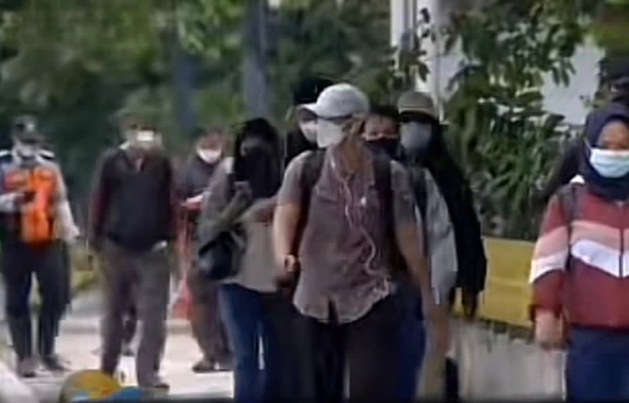 Ilustrasi masyarakat yang sudah mulai waspada, sehingga menggunakan masker (foto: tiktok, mnctrijaya)