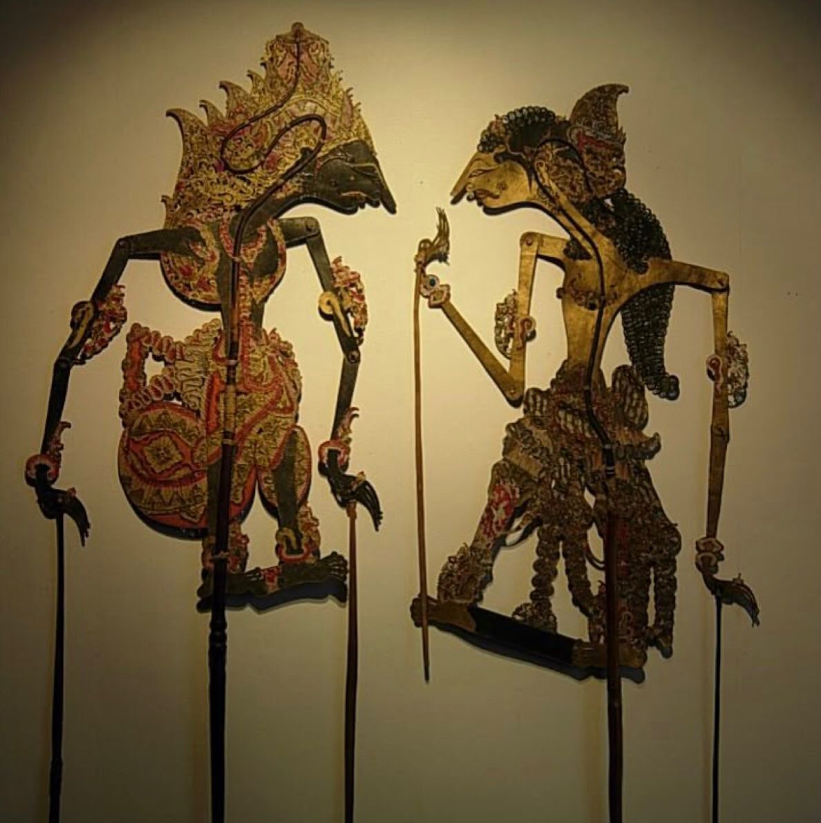 Ragam Wayang Kulit di Indonesia (Pinterest)