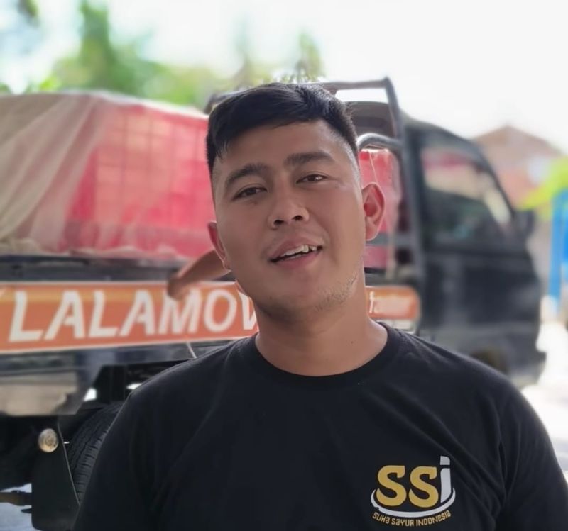 Seorang pemasok bahan makanan di Satuan Pelayanan Pemenuhan Gizi (SPPG) Margomulyo, Sayegan, Sleman Wibowo Setiyo Nugroho.&nbsp;