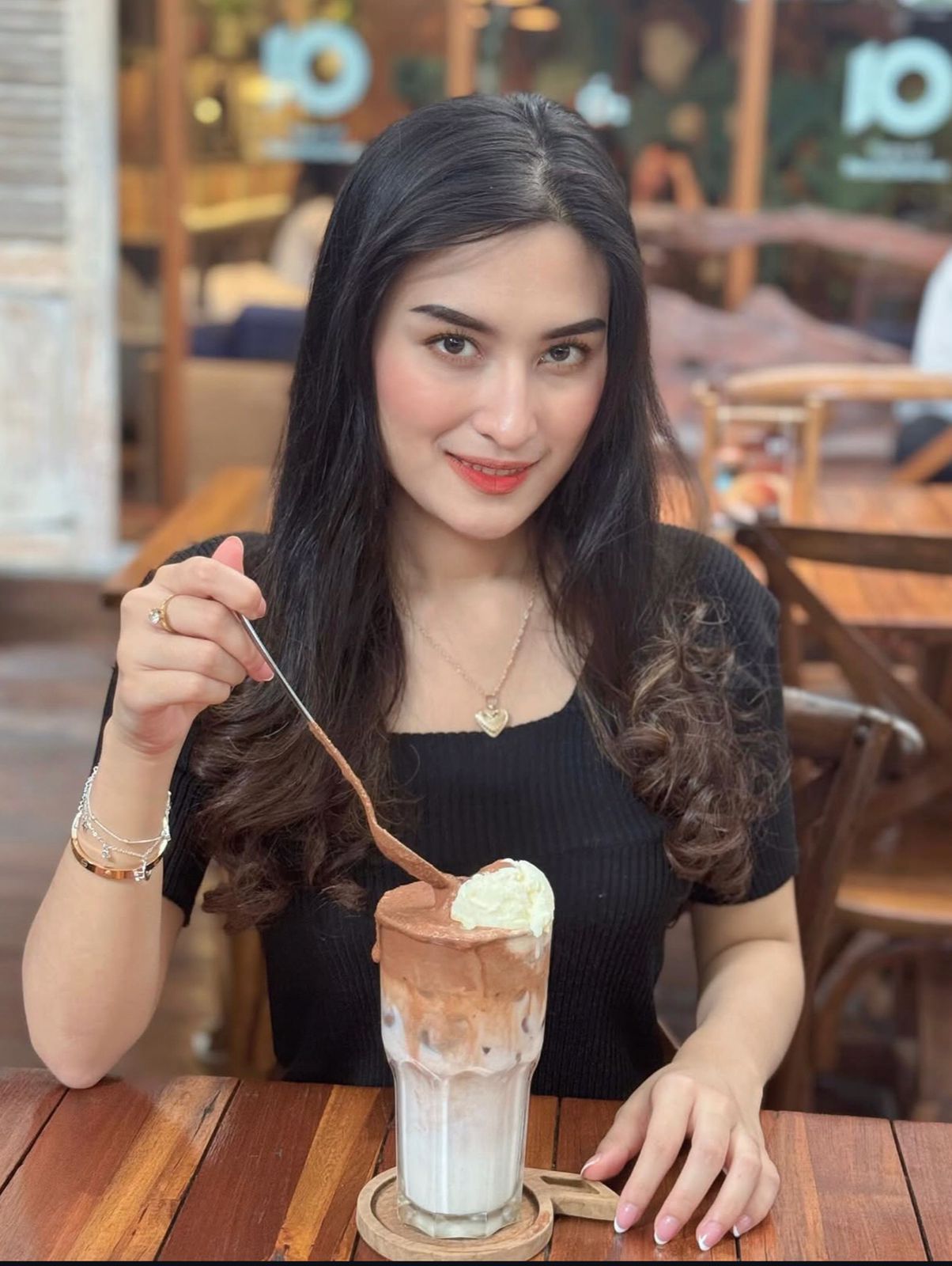 Profil Lengkap Angbeen Rishi (Instagram @angbeenrishi)