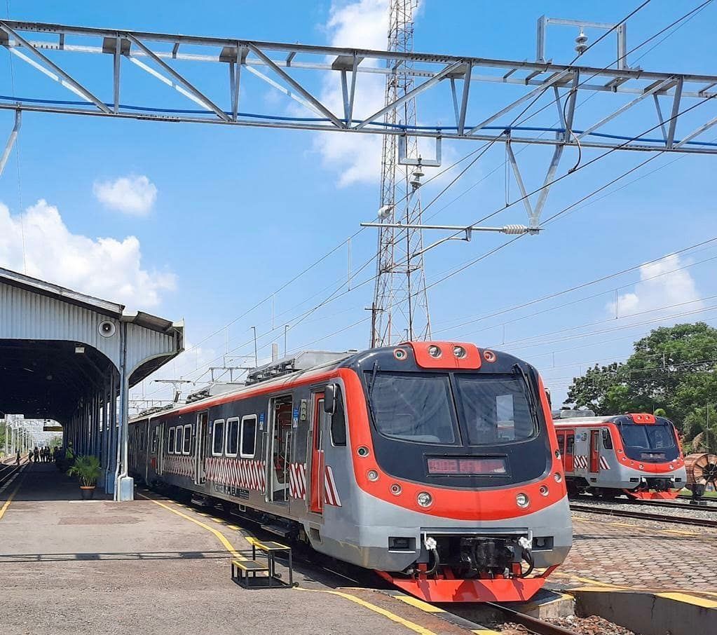 Ilustrasi Kereta Rel Listrik (KRL) (foto: pinterest)