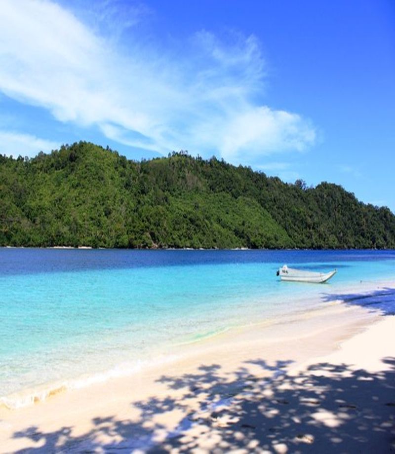 Pesona Teluk Kiluan Lampung yang memamanjakan mata.