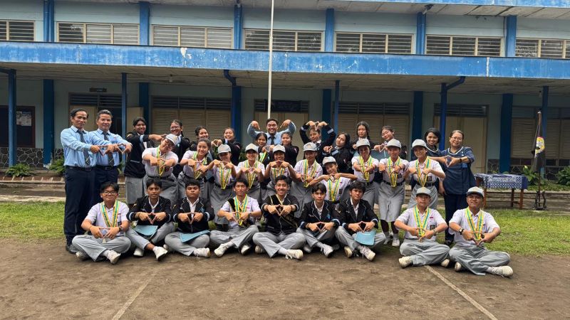 Pengurus Organisasi Siswa Intra Sekolah (OSIS) SMA Stella Duce 2 Yogyakarta (STERO) periode 2025/2026.