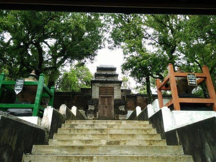 Kompleks Makam Raja-Raja Imogiri (Sumber: Pinterest)