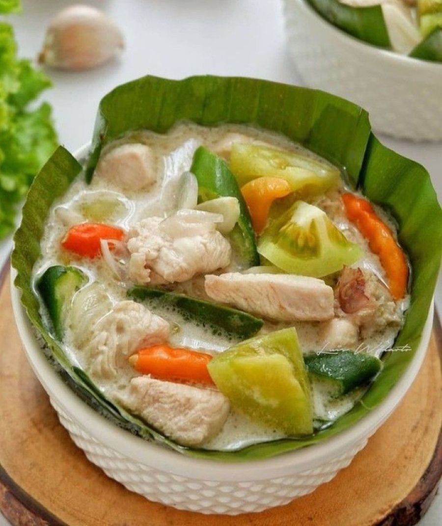 Garang Asem Ayam (Sumber: Pinterest)