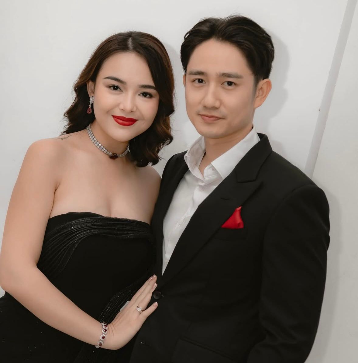 Ilustrasi Artis Amanda Manopo dan suaminya  (foto: kennyauztin)