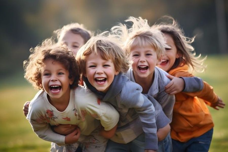 Hari Anak Sedunia diperingati setiap tanggal 20 November (Sumber: Pinterest)