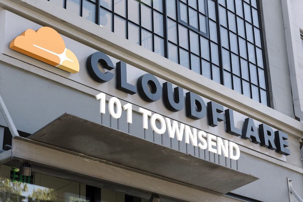 Kantor Perusahaan Cloudflare Sumber: pinterest.com