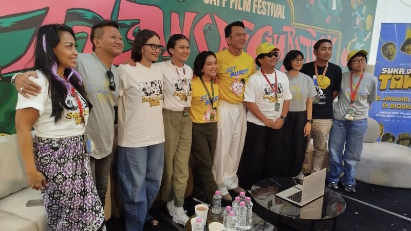 Jajaran kru dan cast film Suka Duka Tawa saat Press Junket hari terakhir JAFF 2025 di Empire XXI Jogja, Sabtu (6/12/2025).