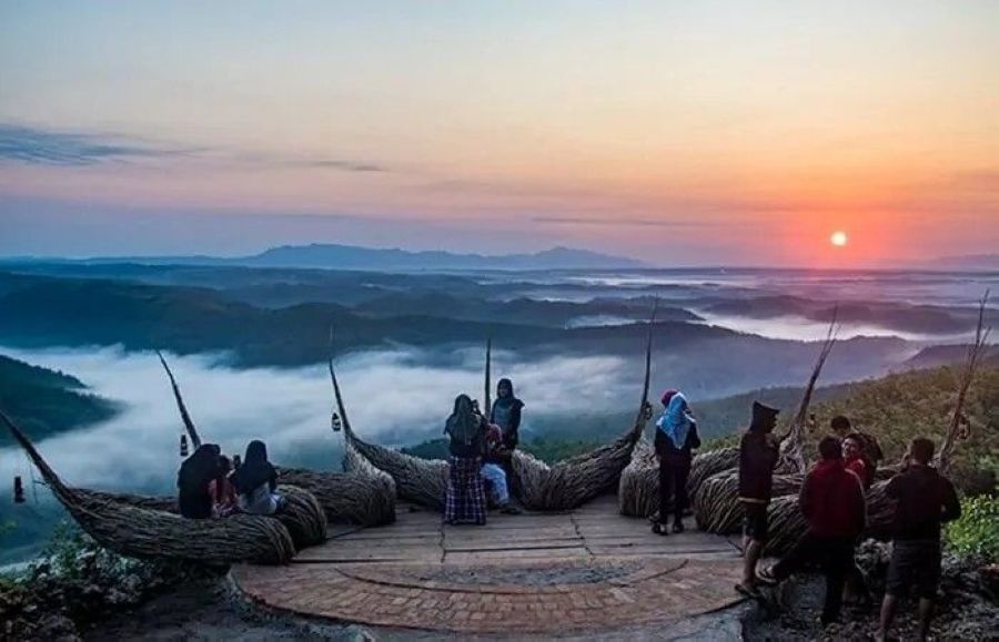 Spot foto di Geoforest Watu Payung Turunan jadi favorit wisatawan muda (Sumber: Pinterest)
