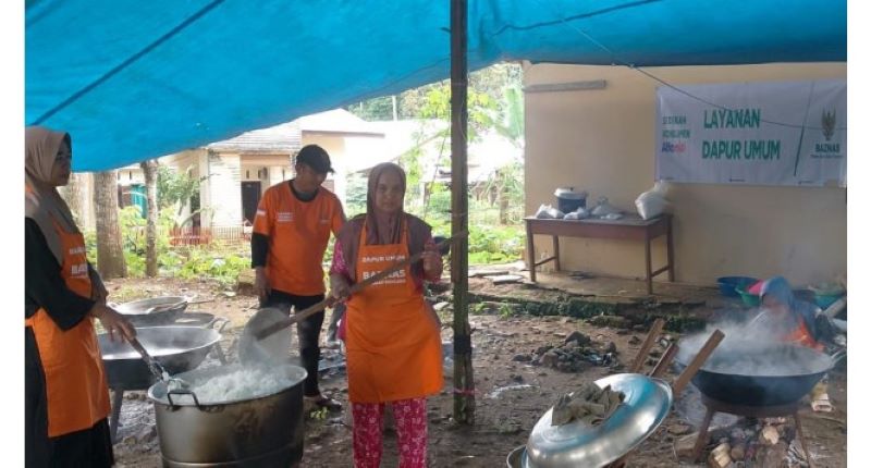 Dapur umum yang didirikan Baznas RI untuk korban banjir Aceh (30/11/2025). (Baznas Jabar)
