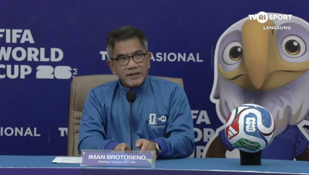 Dirut LPP TVRI Iman Brotoseno dalam konferensi pers TVRI terkait hak siar Piala Dunia 2026, Senin (29/12/2025). (TVRINews)