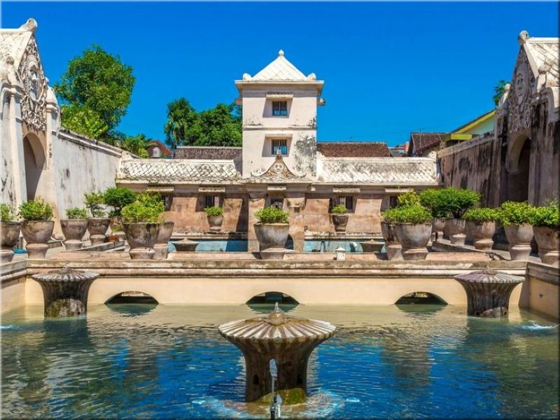 Taman Sari, kompleks pemandian kerajaan di Yogyakarta.