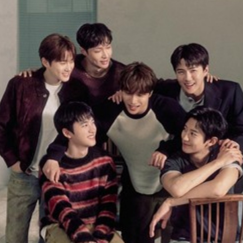 Potret enam anggota EXO yang dipastikan akan terlibat dalam comeback Januari 2026 melalui album REVERXE.&rdquo; (Sumber: Instagram @weareone.exo)