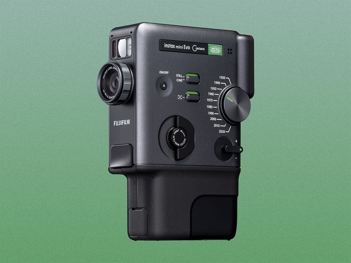 Fujifilm Instax Mini Evo Cinema Ajak Pengguna Hidupkan Momen Nostalgia Lewat Video Klasik.