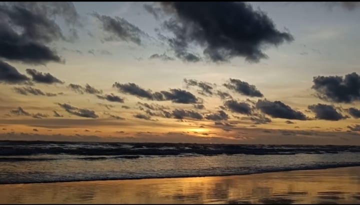 suasana senja di pantai cangkring 28/11