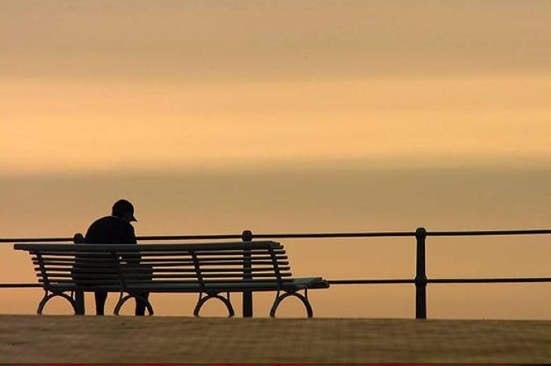 Galau adalah hal yang wajar setelah putus cinta, tapi sebulan pertamamu akan menentukan seberapa cepat kamu berdamai dengan diri sendiri. (Pinterest/Lyne Mor)