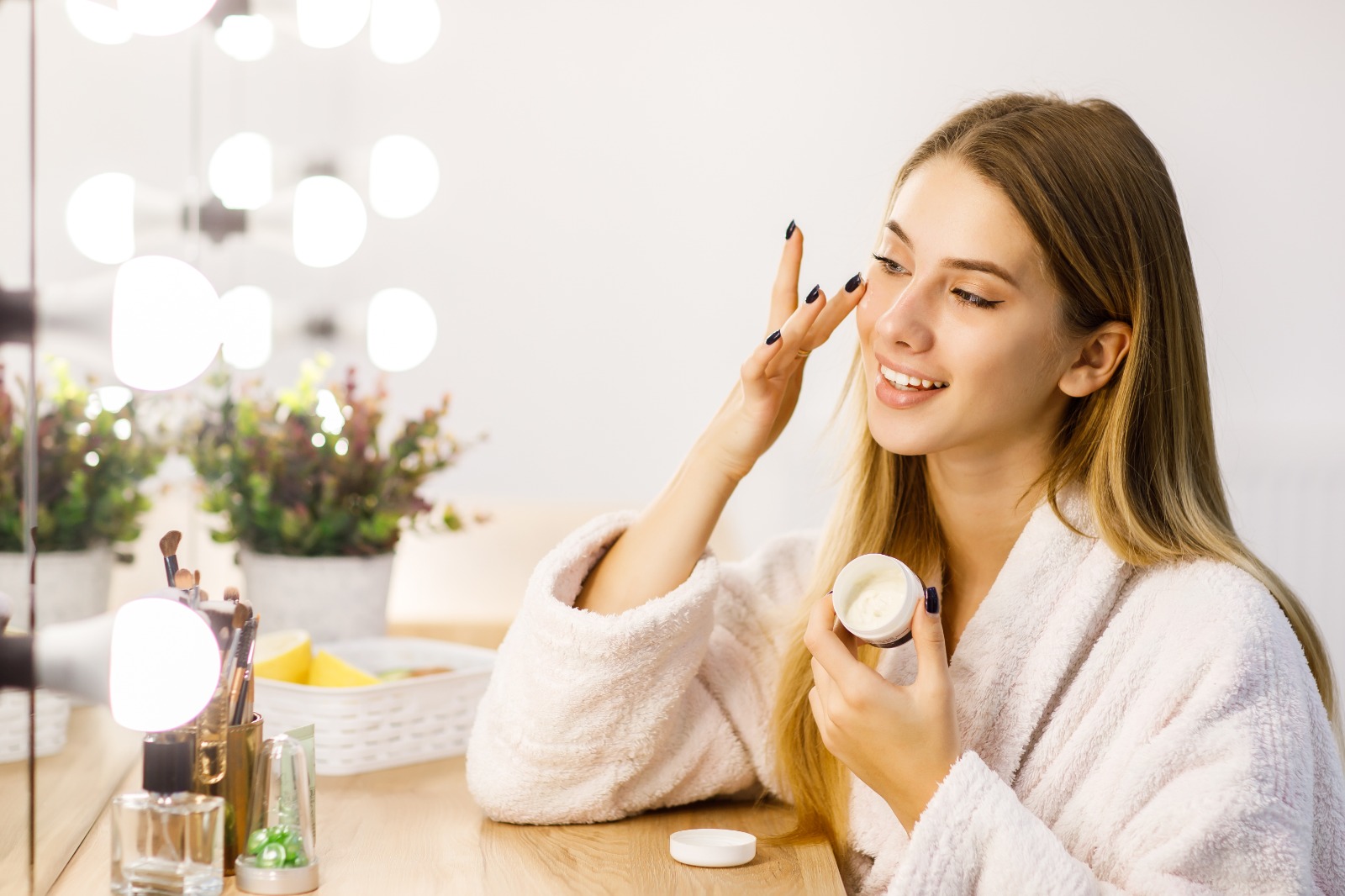 Pemakaian skincare juga perlu memahami kandungannya (freepik)