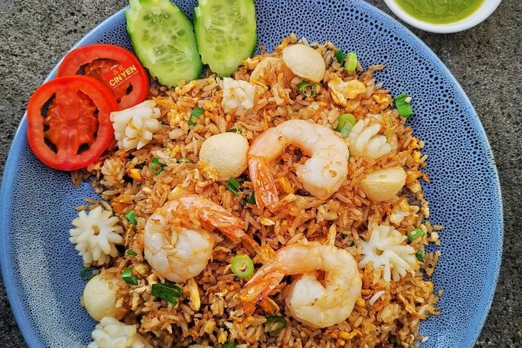 Ilustrasi resep nasi goreng seafood sederhana ala rumahan. (Pinterest)