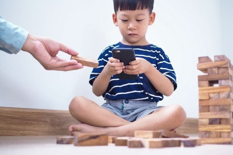 Mengurangi Penggunaan gadget pada Anak. (Pinterest)