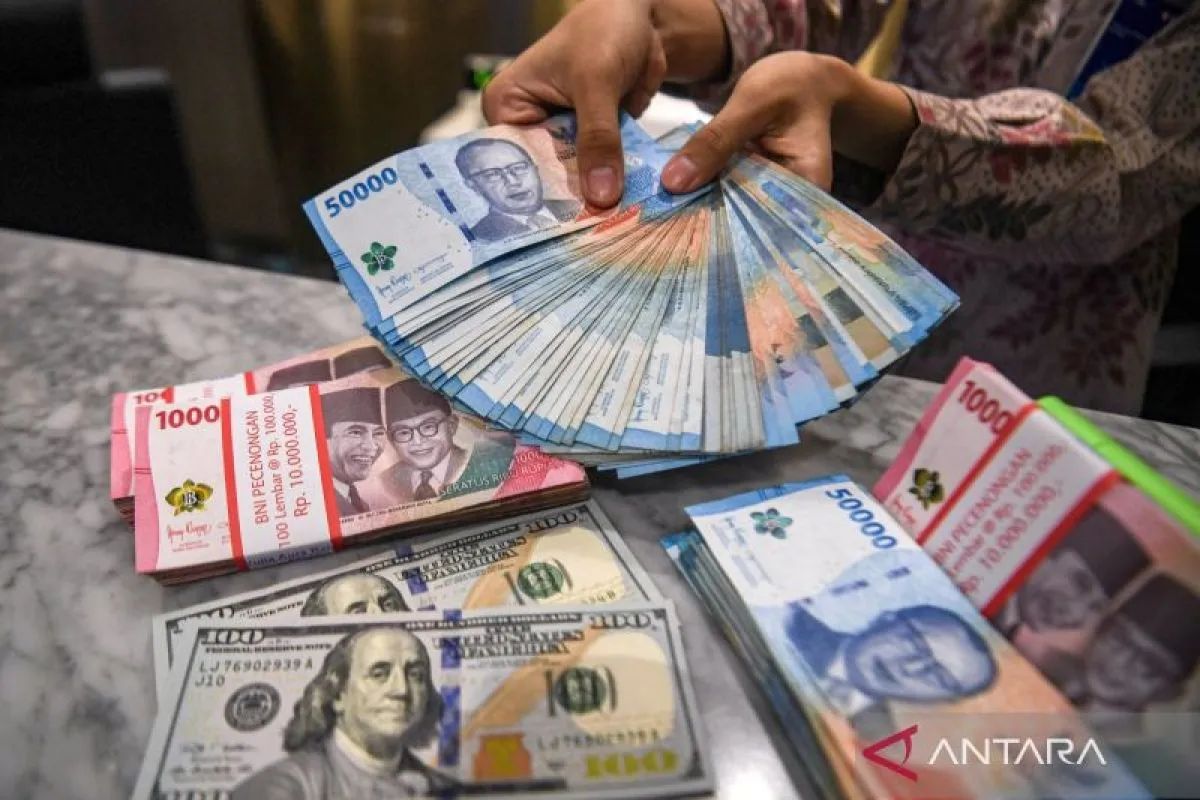 Ilustrasi rupiah menguat tipis di tengah isu tarif Trump ke negara Eropa. (Dilansir dari Antara News)
