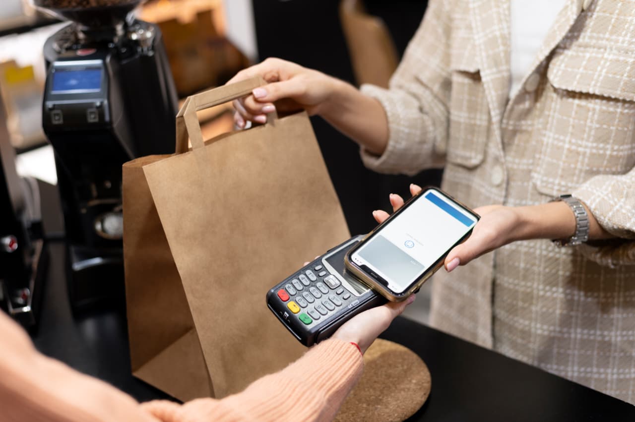 Cashless Society atau Masyarakat tanpa uang tunai. (Freepik)