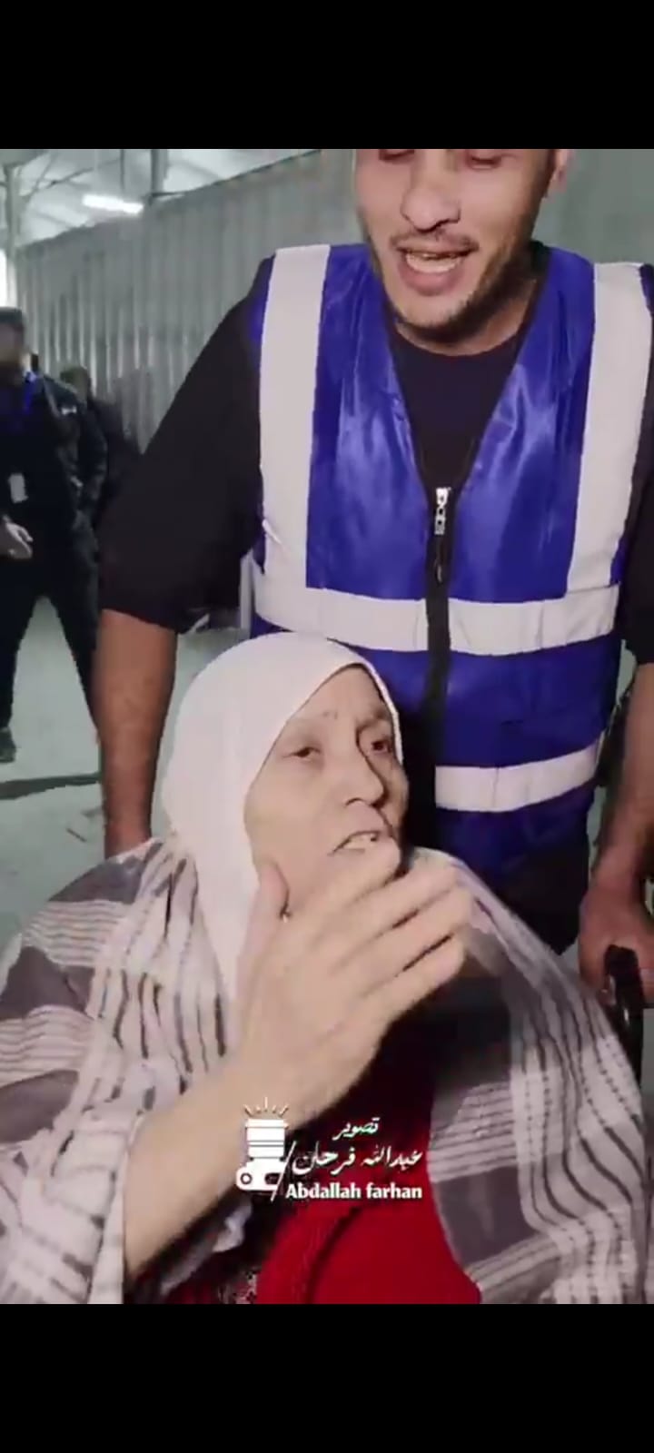 Seorang wanita tua kembali ke Gaza. Tanah kelahirannya.