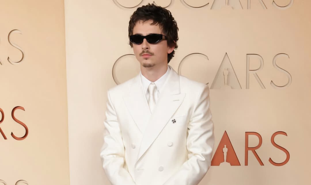 Timoth&eacute;e Chalamet saat di malam penganugerahan piala Oscar (Instagram @people).