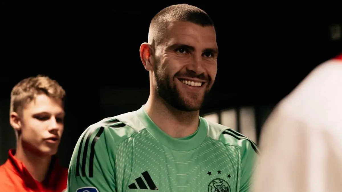 Kiper Ajax Amsterdam, Maarten Paes. (X.com @AFCAjax)