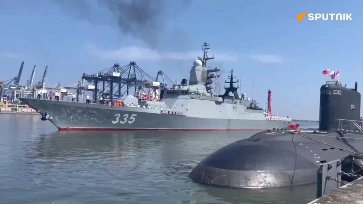 Kelompok kapal tersebut terdiri dari korvet Gromky, kapal selam diesel-listrik Petropavlovsk-Kamchatsky, serta kapal tunda laut Andrey Stepanov. (x.com)