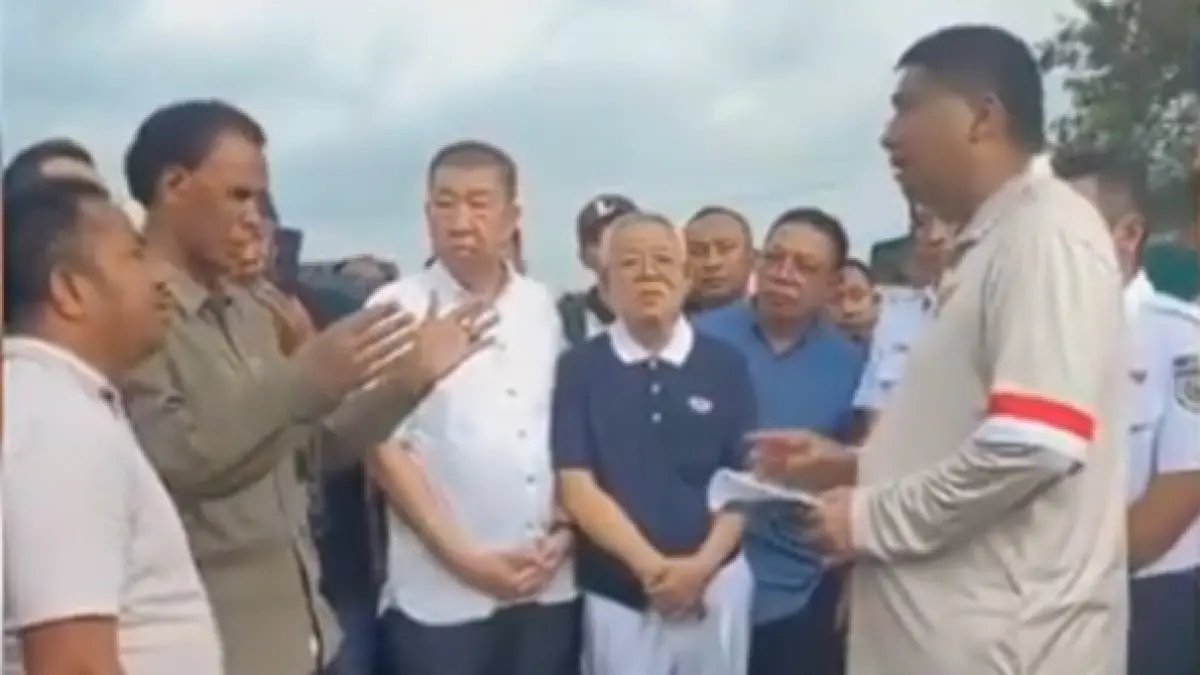 Momen Menteri PKP Maruarar Sirait (Ara) terlibat debat panas dengan Ketua Umum GRIB Jaya, Rosario de Marshall alias Hercules, saat meninjau lahan milik PT Kereta Api Indonesia (KAI) di kawasan Tanah Abang, Jakarta Pusat.