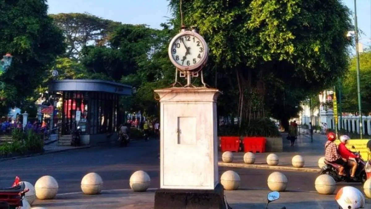 Tugu Ngejaman Malioboro Kota Jogja. (Pinterest/gjlshh)
