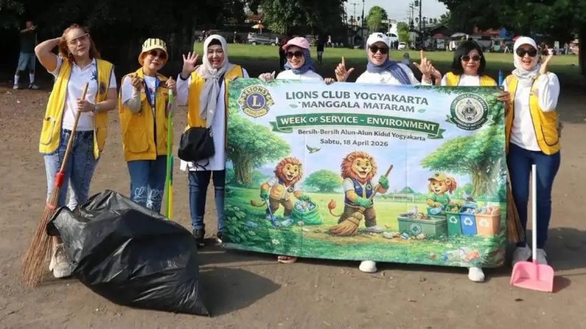 LCYMM melakukan aksi bebersih di Alun-Alun Kidul, Kota Jogja, Sabtu 18 April 2026. (istimewa) 