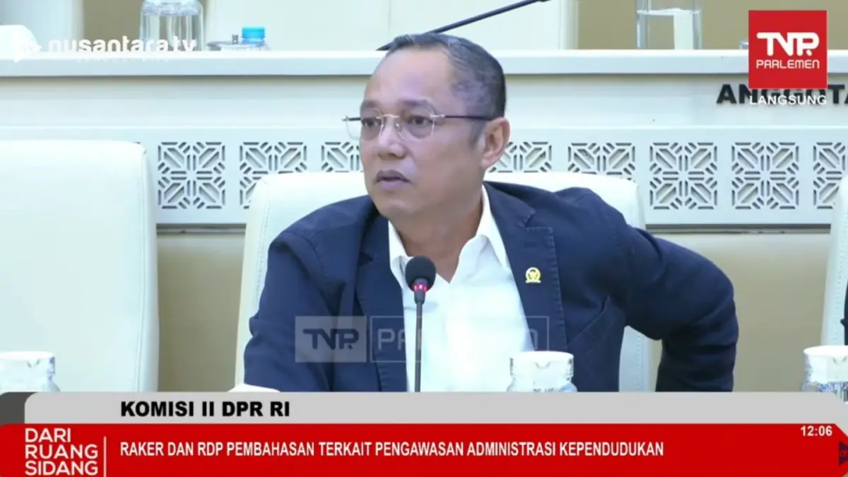 Anggota DPR RI di rapat Komisi II langsung menyemprot Wakil Menteri Dalam Negeri Bima Arya Sugiarto.