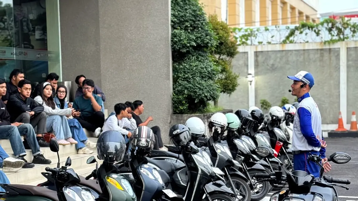 Berakhir pekan sambil menonton konser menjadi salah satu aktivitas seru dan menyenangkan bagi banyak orang, salah satunya Komunitas sepeda motor Honda bersama Astra Motor Yogyakarta