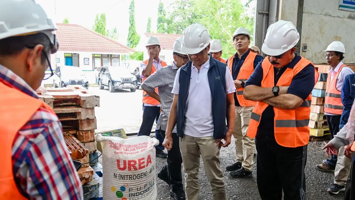 Peninjauan langsung ke Gudang Pupuk Pusri (GPP) Kecamatan Telaga, Kabupaten Gorontalo oleh jajaran Direksi dan Dewan Komisaris PT Pupuk Kalimantan Timur (Pupuk Kaltim) melakukan pada Senin (18/5/2026).&nbsp;