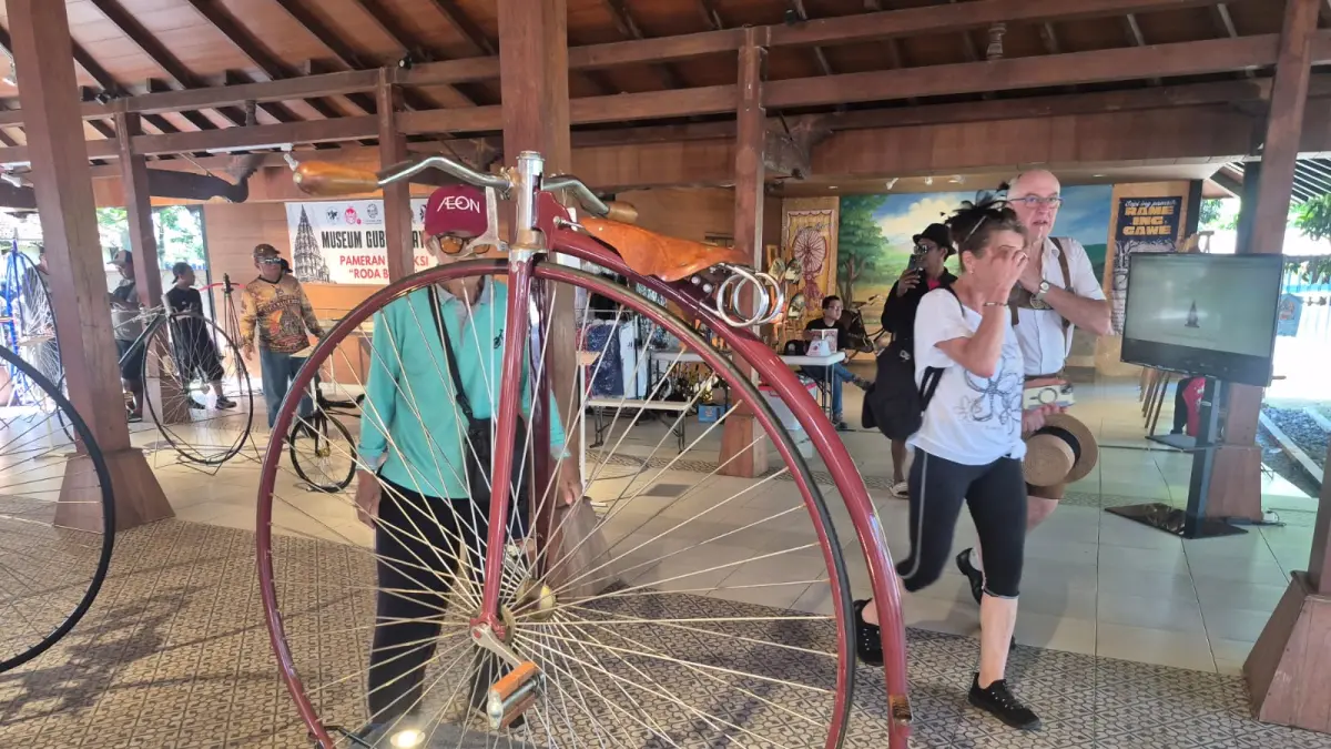 Pelaksanaan kegiatan 35th International Cycling History Conference (ICHC) yang dikemas dalam kegiatan KLIC Fest (Klaten International Cycling Festival) 2026.