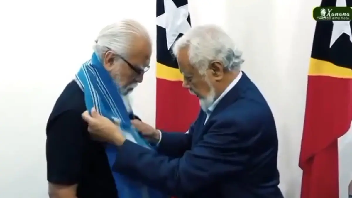 Iwan Fals (kiri) Disambut Hangat PM Xanana Gusmão.