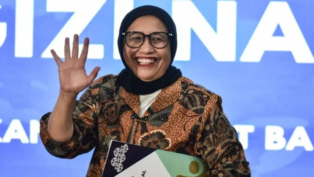 Kepala BGN, Nanik Deyang menyapa wartawan sebelum konferensi pers di Kantor Pusat BGN, Jakarta, Kamis (4/6/2026). Konferensi pers tersebut memperkenalkan dua Wakil Kepala BGN yang baru Agustina Arumsari bersama Mayjen TNI Trenggono dan menyampaikan perbaikan tata kelola program MBG 2026 dimulai dari mengoptimalkan efisiensi anggaran. (Foto: ANTARA FOTO/Fakhri Hermansyah/kye)