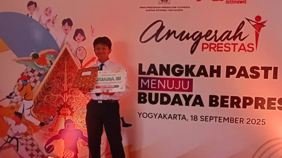 Bima Sultan Ahza, remaja lulusan SMP Negeri 5 Yogyakarta berhasil diterima di sekolah unggulan nasional, MAN Insan Cendekia Serpong, melalui jalur prestasi. 