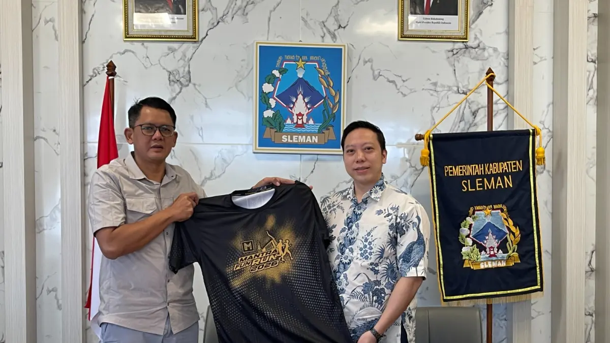Wakil Bupati Sleman Danang Mahars bersama direksi Qhomemart usai audiensi membahas kesiapan penyelenggaraan Mantra Expo #2 sekaligus rangkaian Mantra Fun Run yang akan digelar di wilayah Sleman, Yogyakarta, Jumat (3/7/2026).